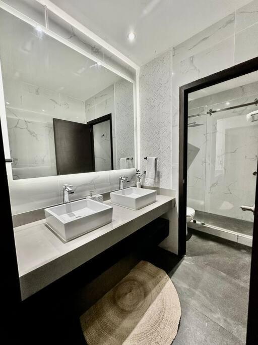 Metropolitan Blue Sk Apartment *